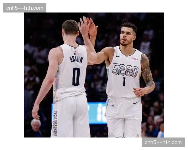 掘金避免无谓失误反击 中距离制造威胁逼迫换防 掘金避免无谓失误反击 中距离制造威胁逼迫换防